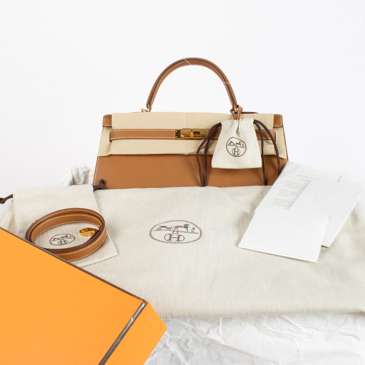 Hermès Kelly 35 Gold Epsom GHW