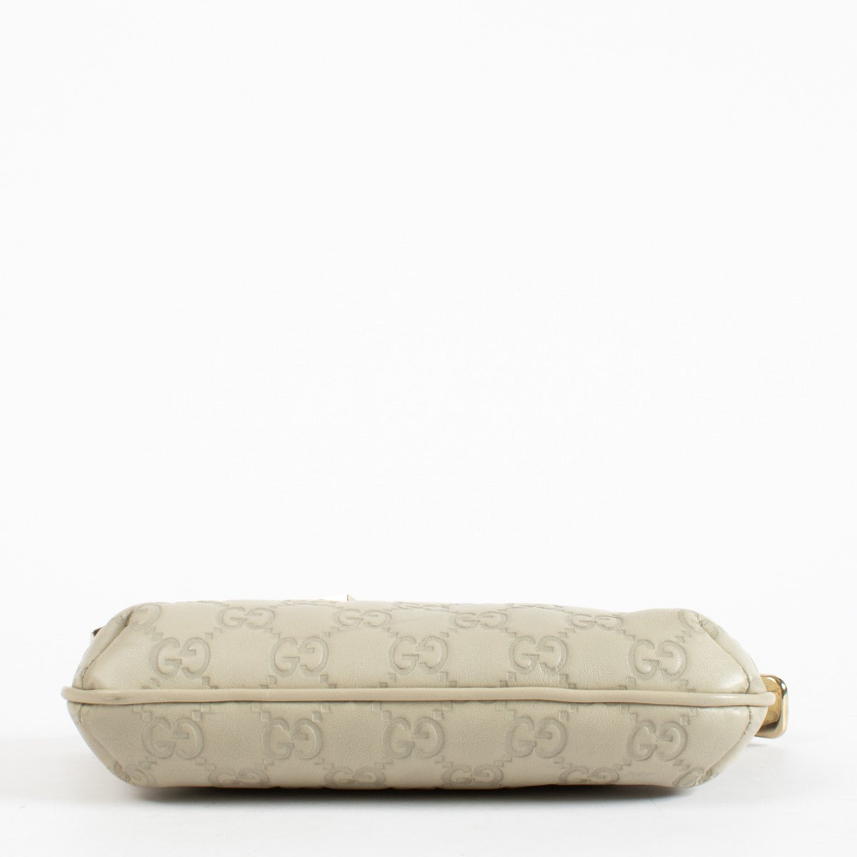 shop 100% authentic second hand Gucci White Guccissima Pouch on Labellov.com