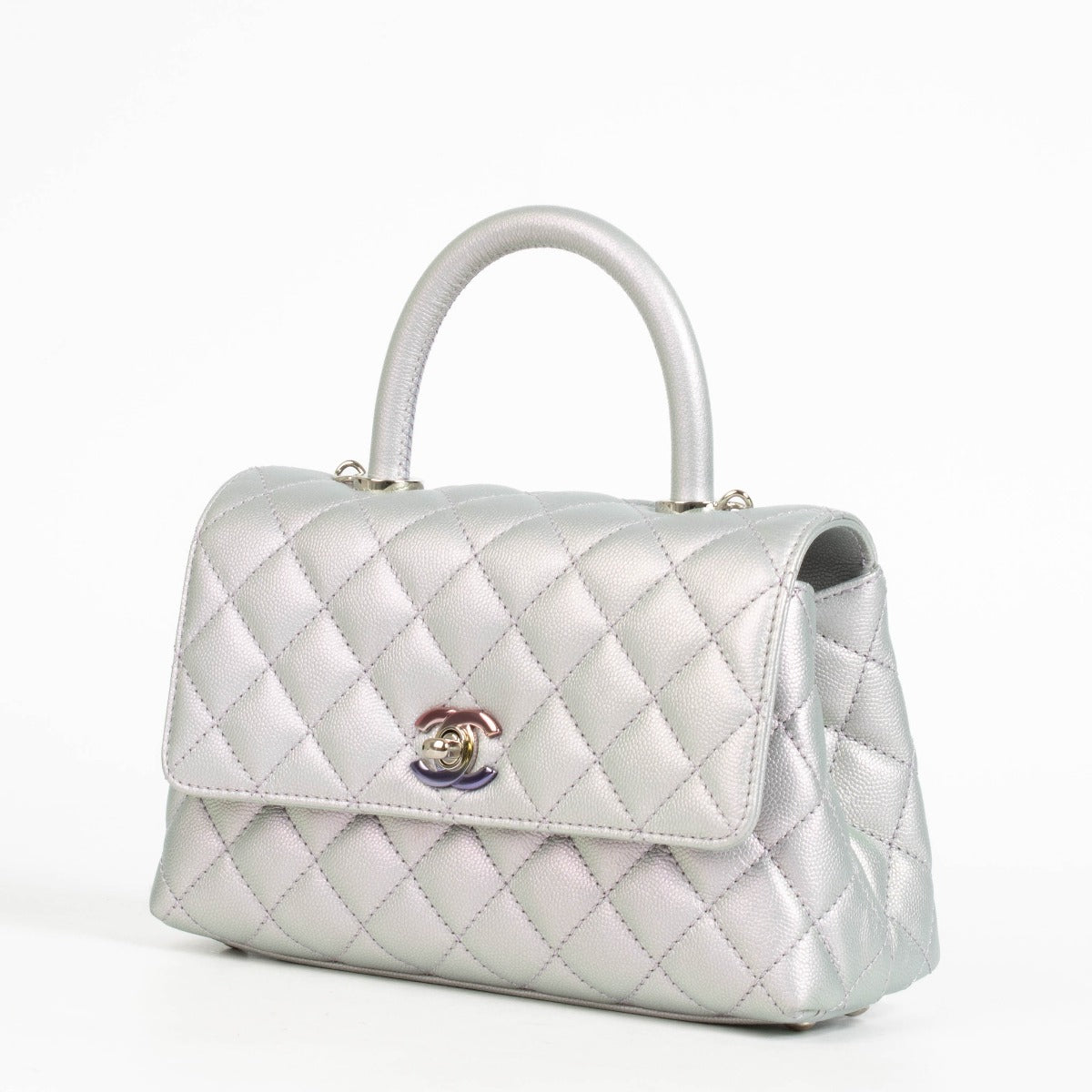 Authentic pre-loved Chanel Small Coco Handle Bag Iridescent Caviar on Labellov.com
