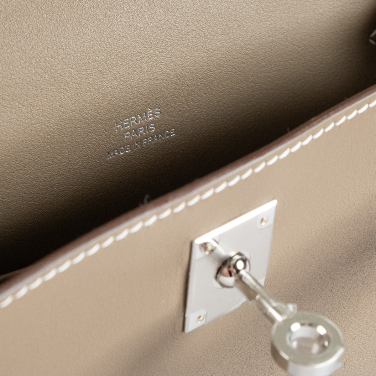 Hermès Kelly Mini Pochette Étoupe Swift PHW