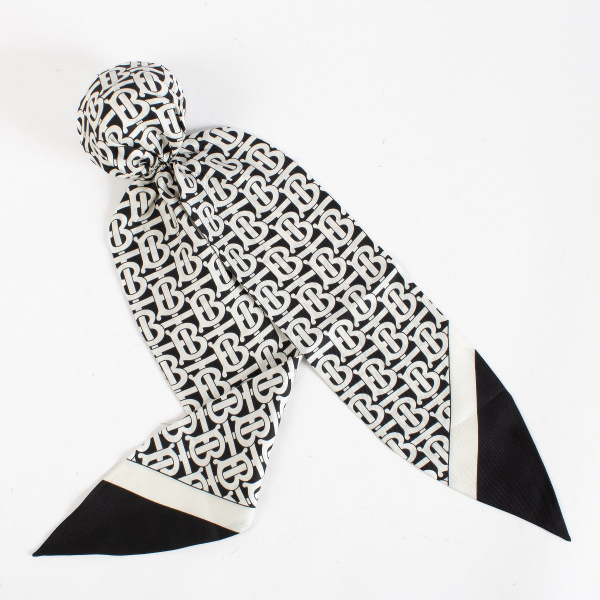 Authentic Second Hand Burberry Monogram Head Scarf on Labellov.com