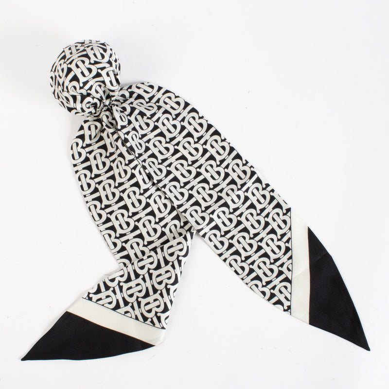 Authentic Second Hand Burberry Monogram Head Scarf on Labellov.com