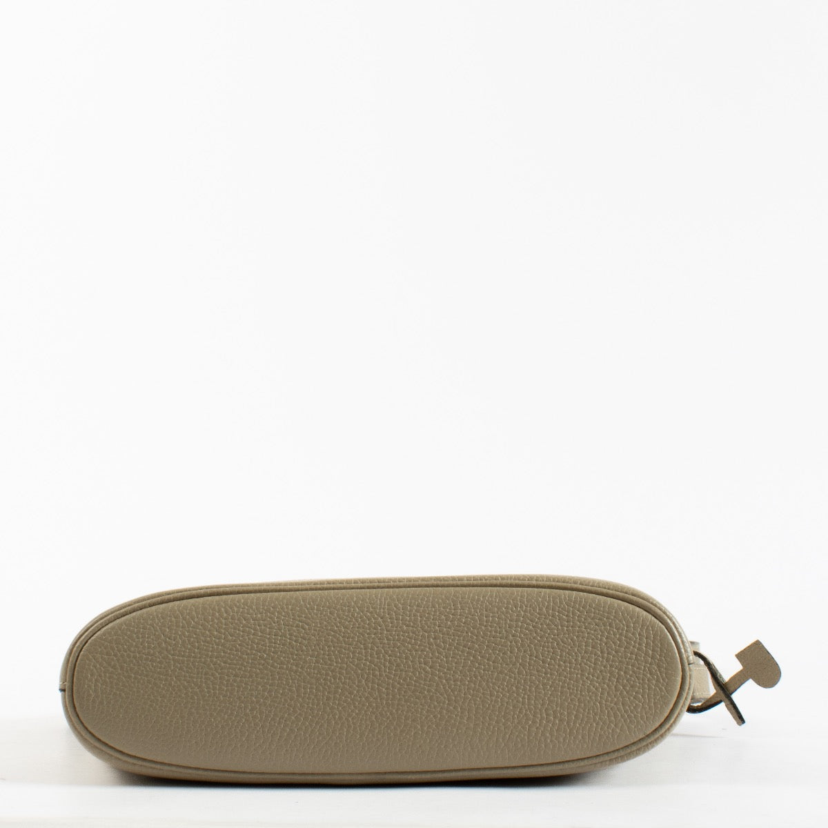 Authentic Second Hand Delvaux Beige Crossbody on Labellov.com