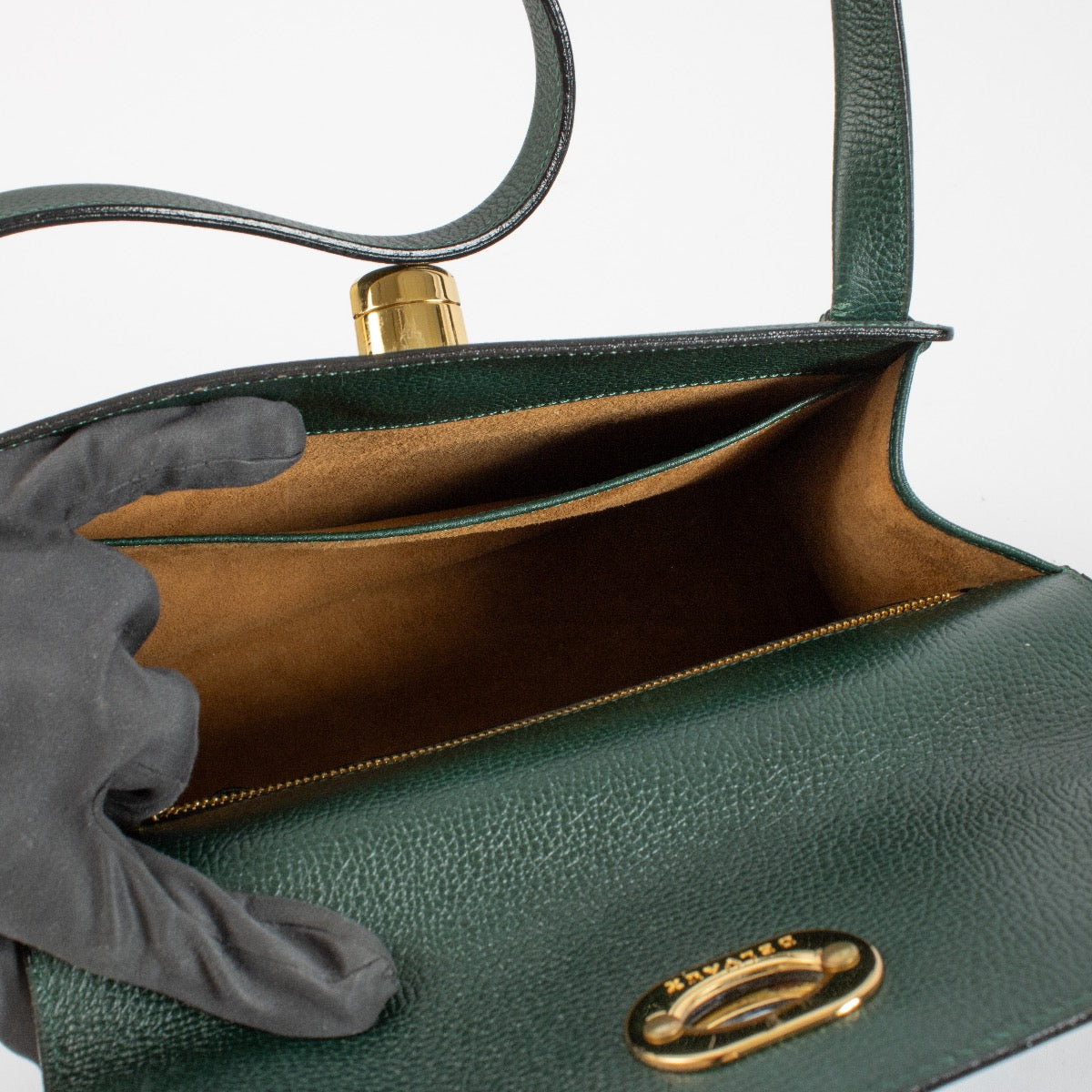 Authentic Second Hand Delvaux Green Shoulder bag on Labellov.com