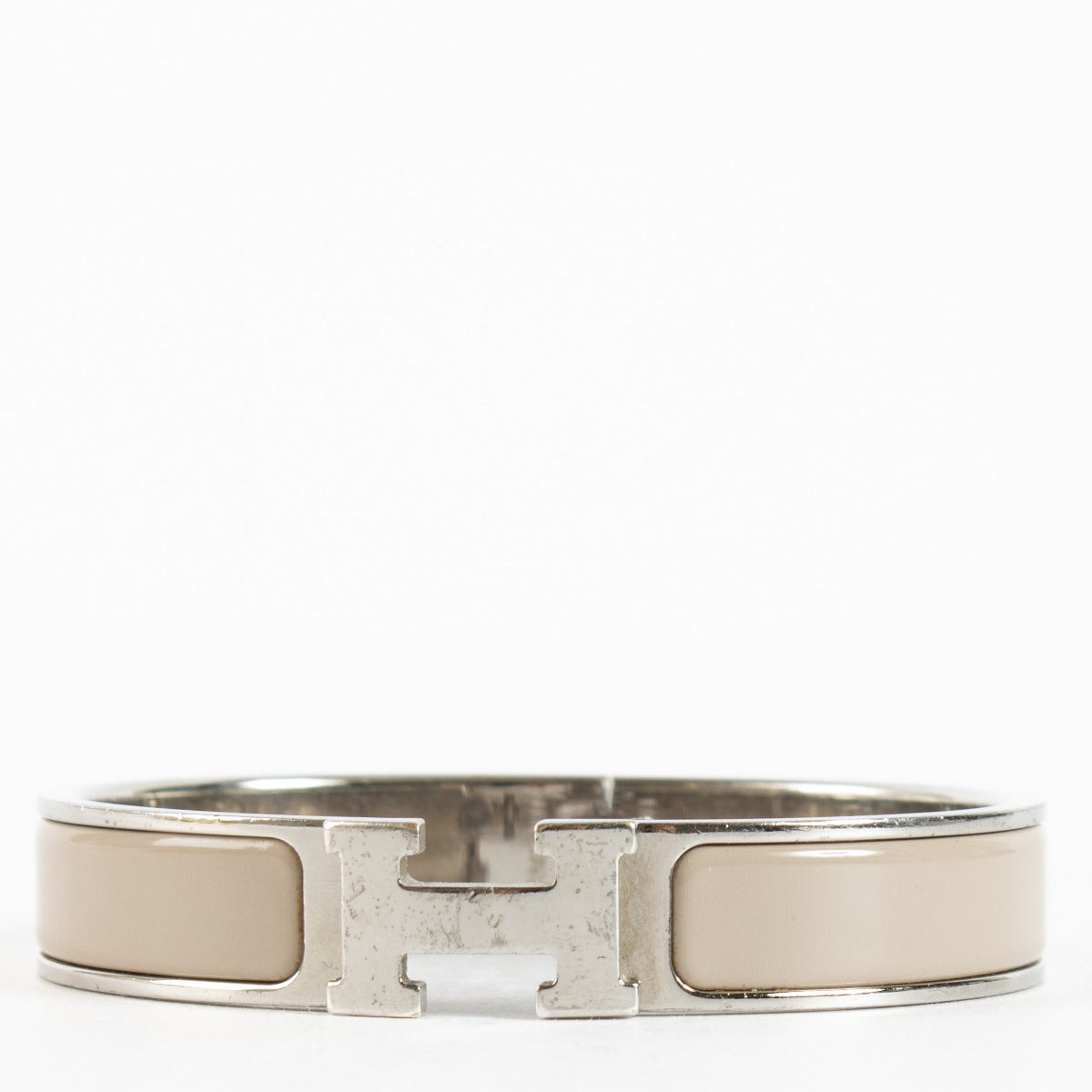 Authentic preloved Hermès Marron Glacé Clic H Bracelet - Size T1 on Labellov.com