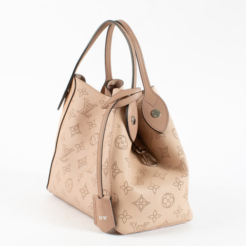 Authentic second-hand Louis Vuitton Pink Monogram Crossbody on labellov.com