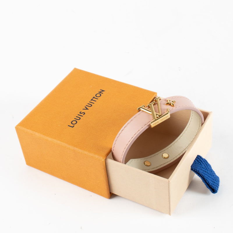 Shop safe online at Labellov in Antwerp, Brussels and Knokke this 100% authentic second hand Louis Vuitton Pink Leather LV Iconic Bracelet