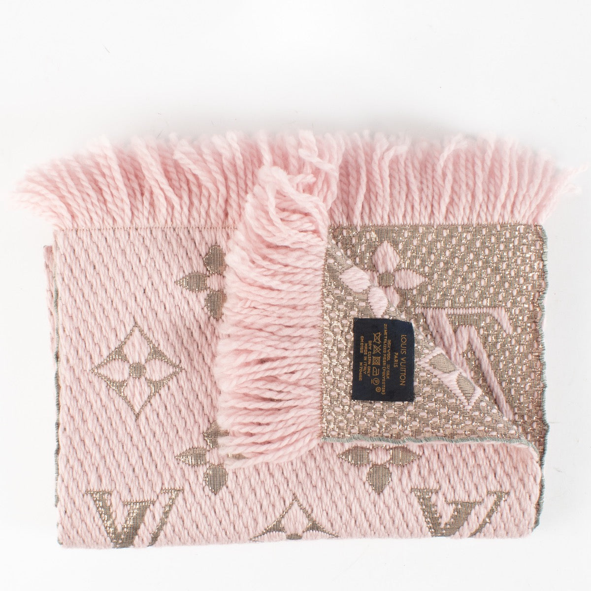 Shop safe online at Labellov in Antwerp, Brussels and KNokke this 100% authentic second hand Louis Vuitton Pink Logomania Scarf
