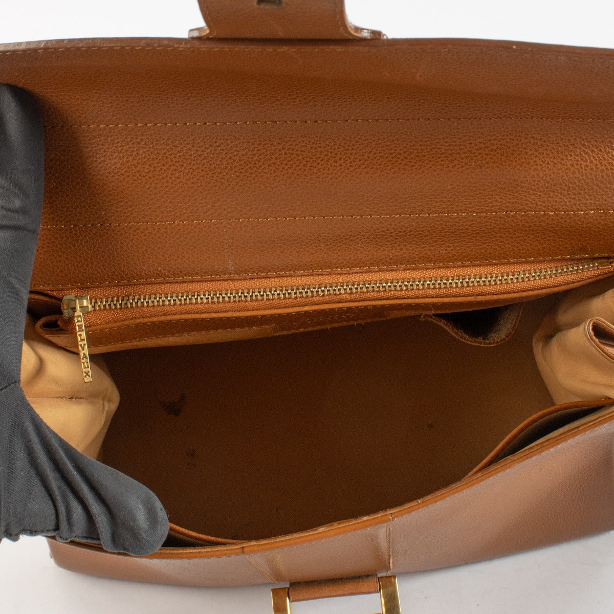 Authentic second-hand Delvaux Fauve Brillant MM on labellov.com