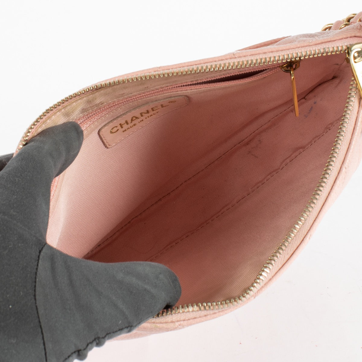 Authentic Second Hand Chanel Pink Caviar Timeless CC Pochette on Labellov.com