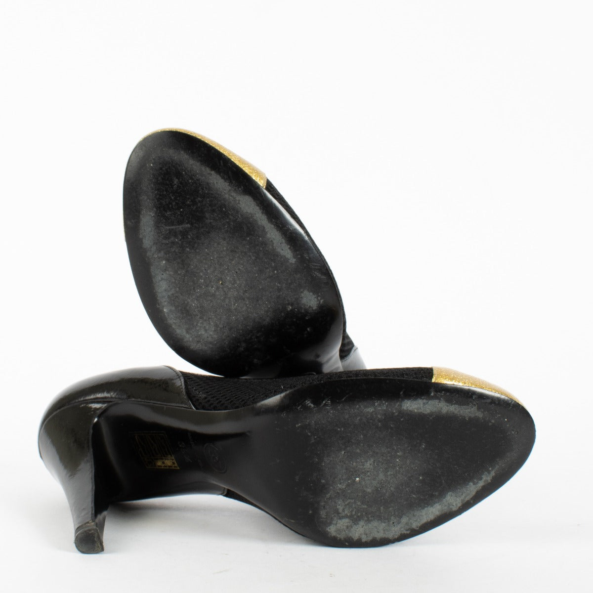 Authentic second-hand Chanel Black Mesh Pumps -Size 39 1/2 on labellov.com