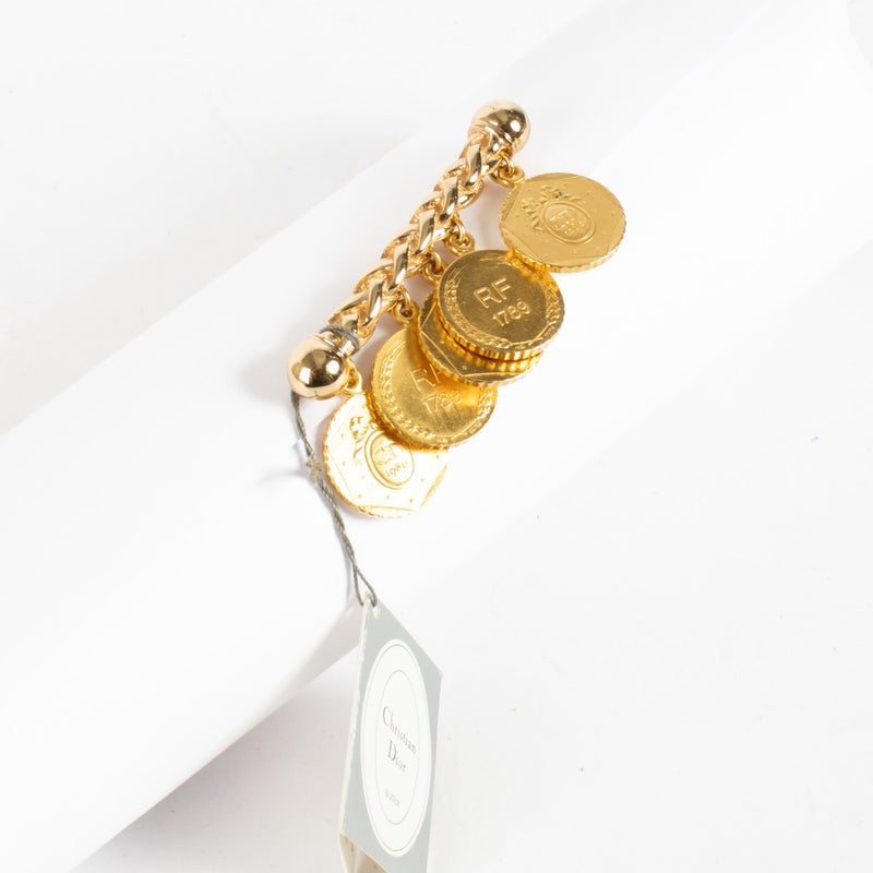 Authentic second-hand Christian Dior Vintage 24K Gold Plated French Revolution Brooch on labellov.com