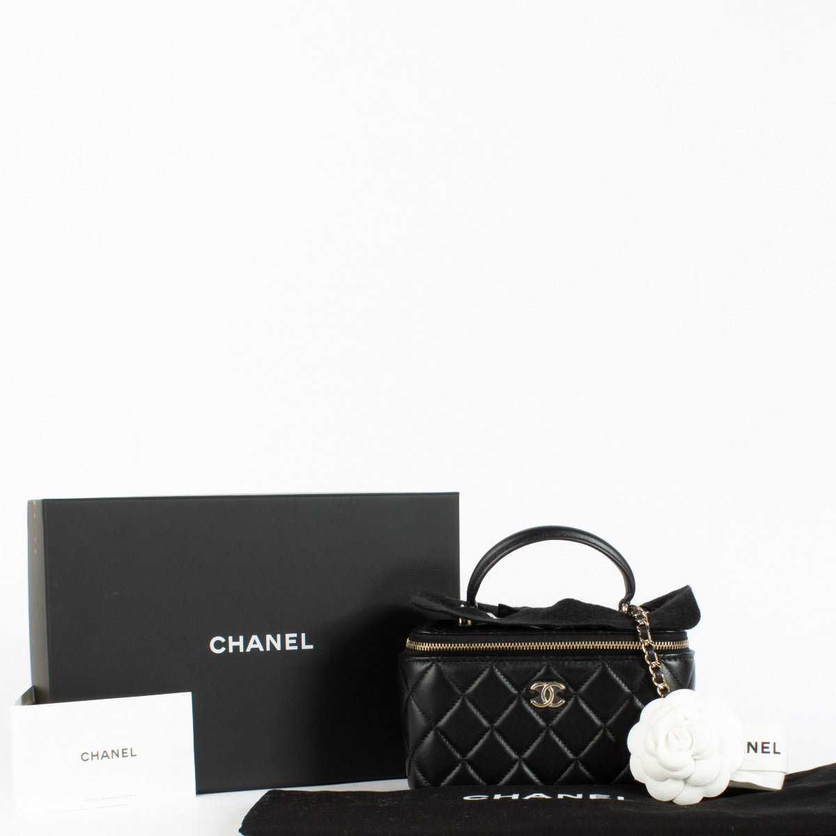 Vanity longue Chanel en agneau noir avec chaîne