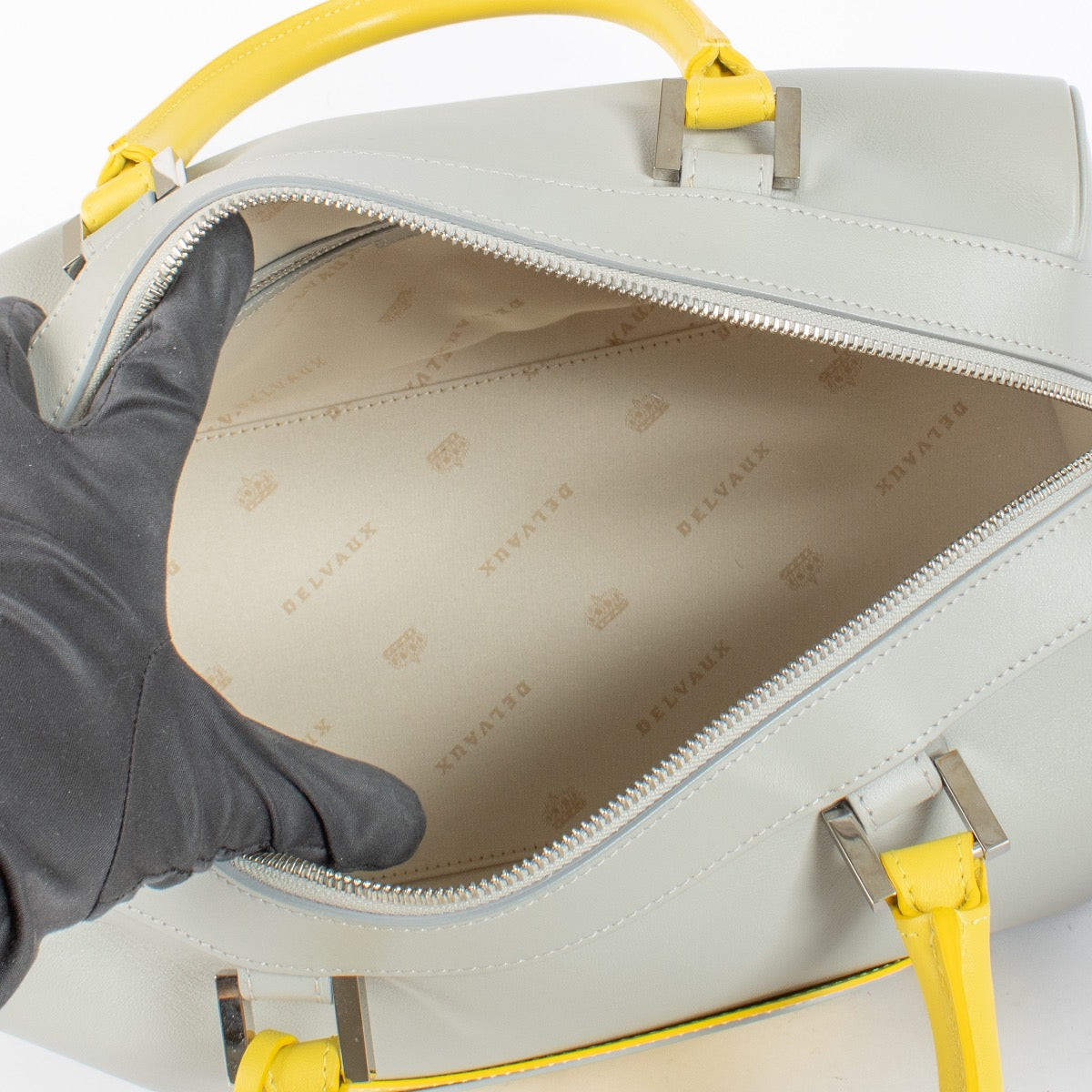 Authentic Second Hand Delvaux Bicolore Allure Louise Boston Bag in very good condition on Labellov.com
