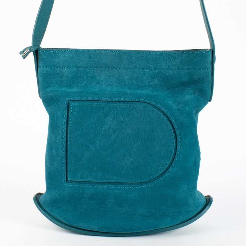 Authentic Second Hand Delvaux Peacock Pin Daily Surpiqué Crossbody in very good condition with minor scratches on Labellov.com
