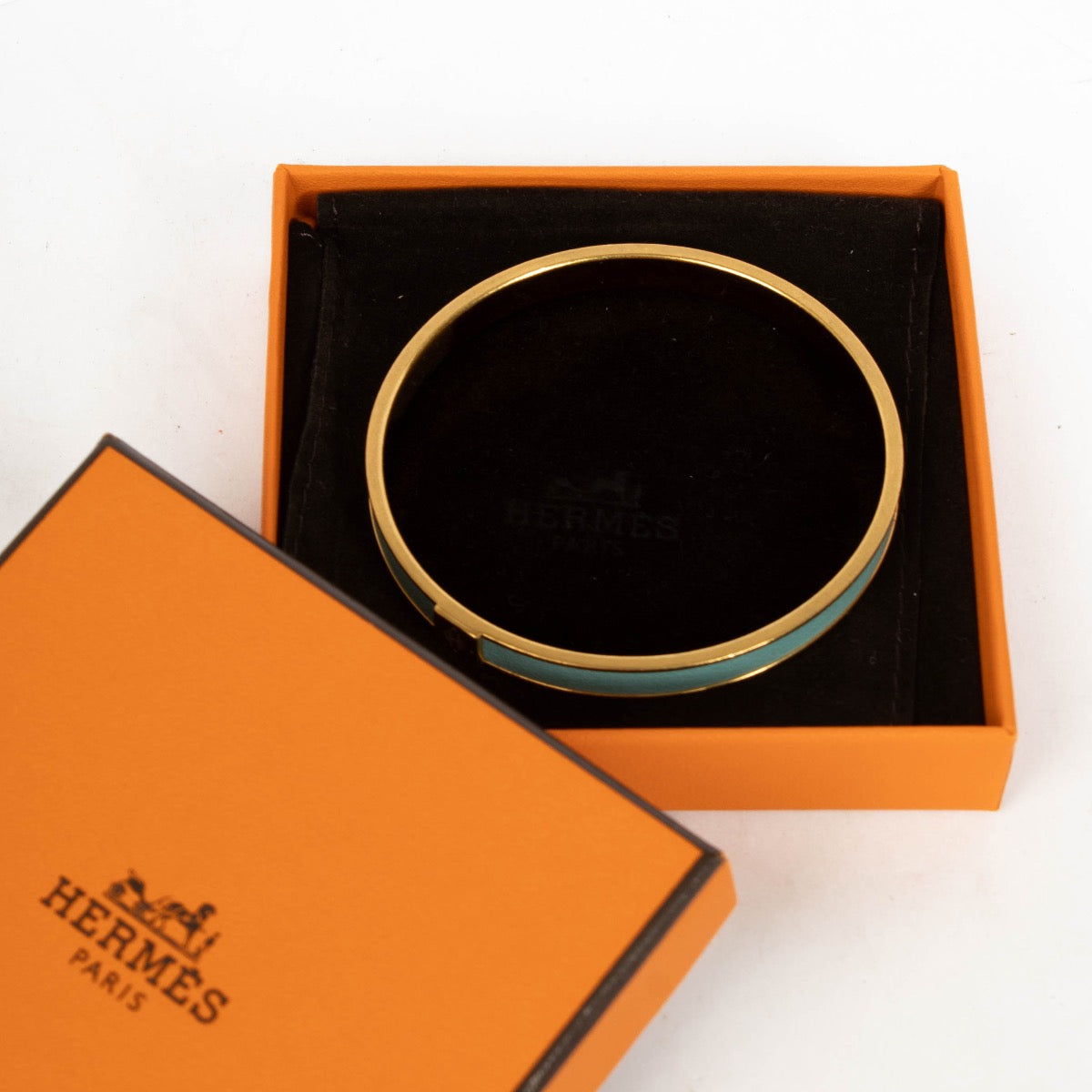 Shop the authentic pre-loved Hermès Bleu Atol Bracelet on Labellov.com