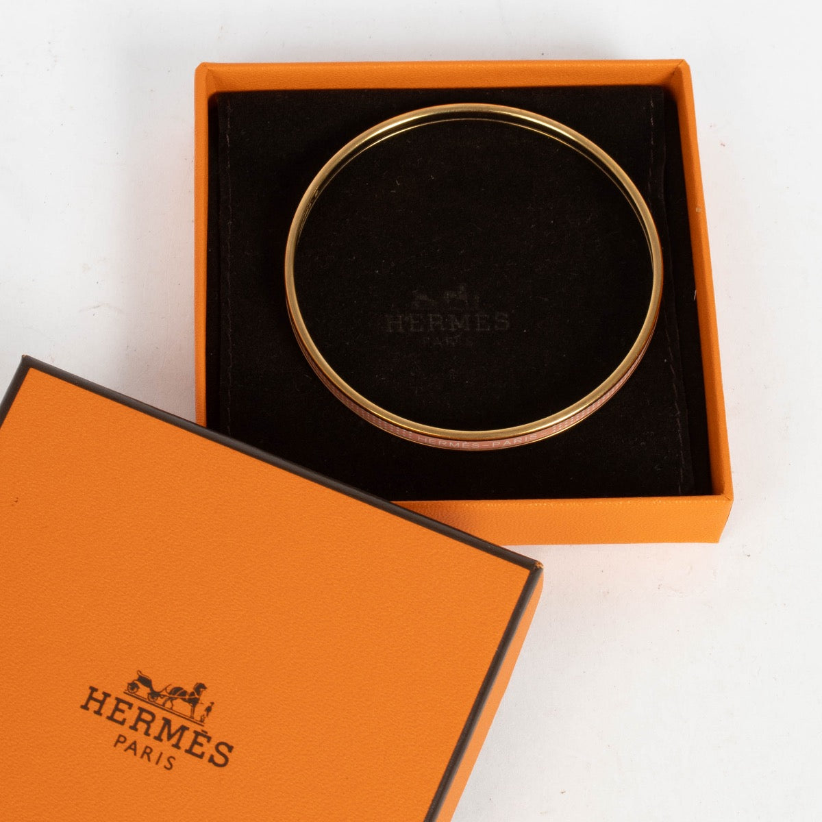 Shop the authentic pre-loved Hermès Gold Uni Bracelet - Size S on Labellov.com