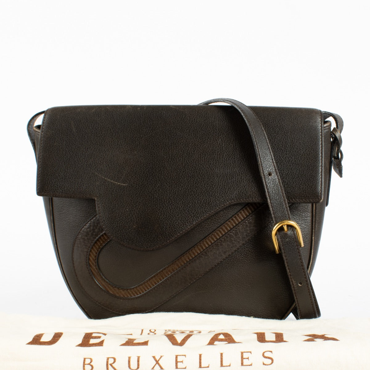 Authentic pre-loved Delvaux Brown Leather Vintage Crossbody Bag on Labellov.com