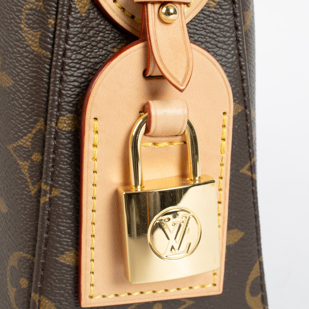 Shop the authentic Louis Vuitton Monogram Slouchy PM Bag second hand on Labellov.com.