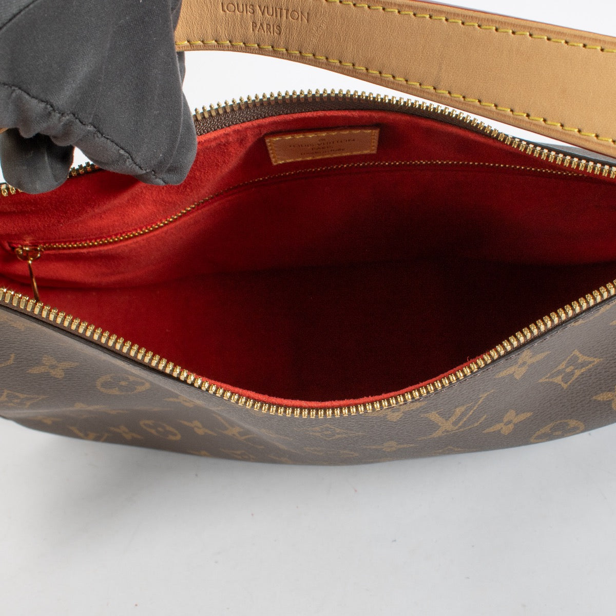 Shop the authentic Louis Vuitton Monogram Slouchy PM Bag second hand on Labellov.com.