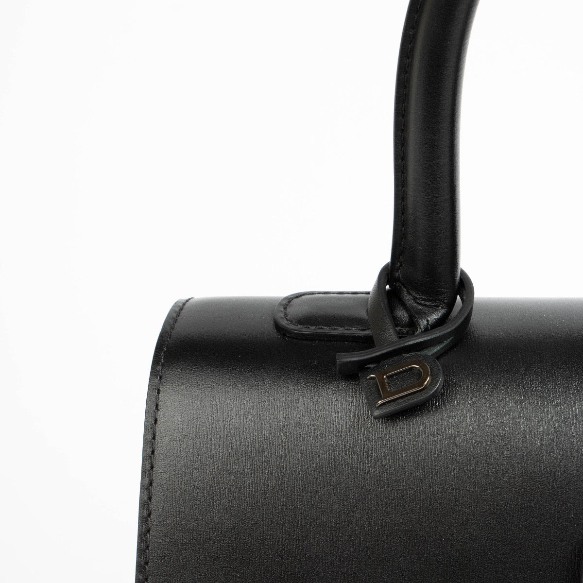 Authentic pre-loved Delvaux Black Box Calf Brillant L'Humour MM Bag on Labellov.com