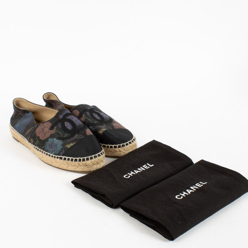 shop 100% authentic second hand Chanel Floral CC Espadrilles - Size 40 on Labellov.com