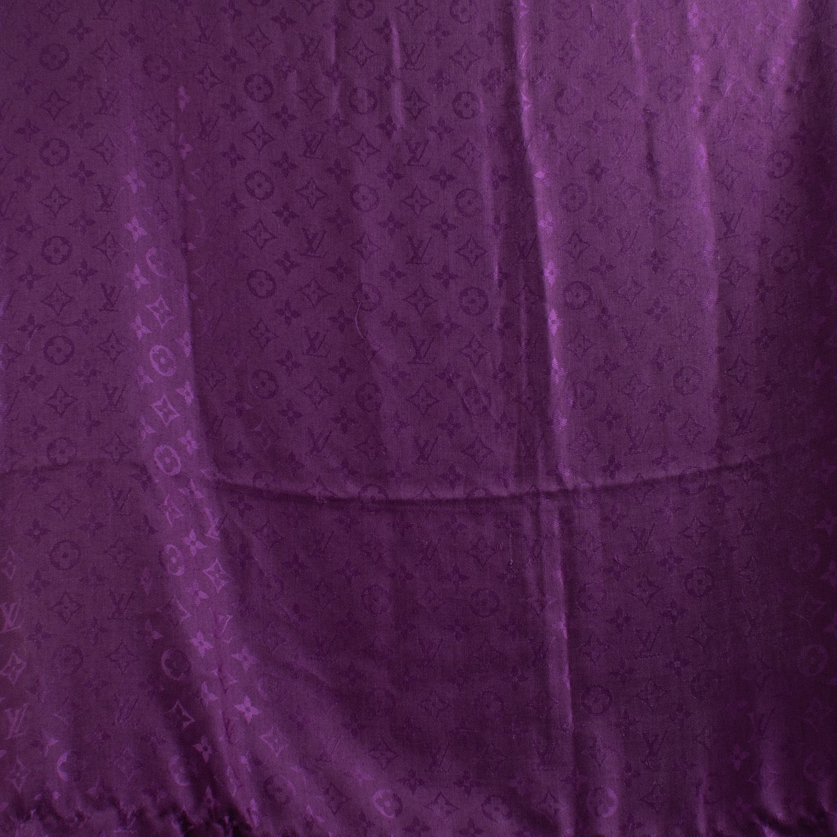 Authentic Preloved Louis Vuitton Purple Monogram Classic Shawl on Labellov.com