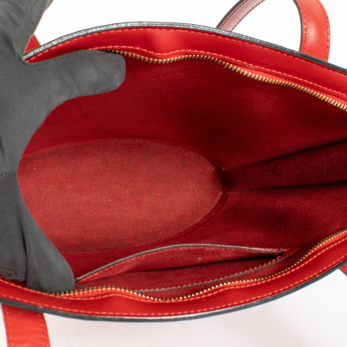 Authentic Preloved Louis Vuitton Red Saint Jacques PM Epi Leather Shoulder Bag on Labellov.com