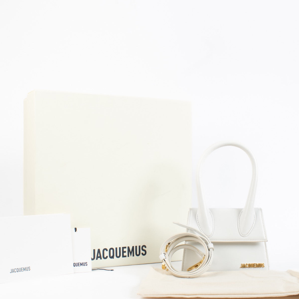 shop 100% authentic second hand Jacquemus White Le Chiquito Moyen Bag on Labellov.com