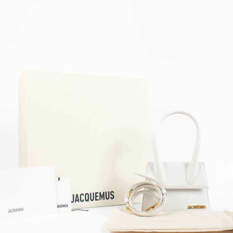 shop 100% authentic second hand Jacquemus White Le Chiquito Moyen Bag on Labellov.com