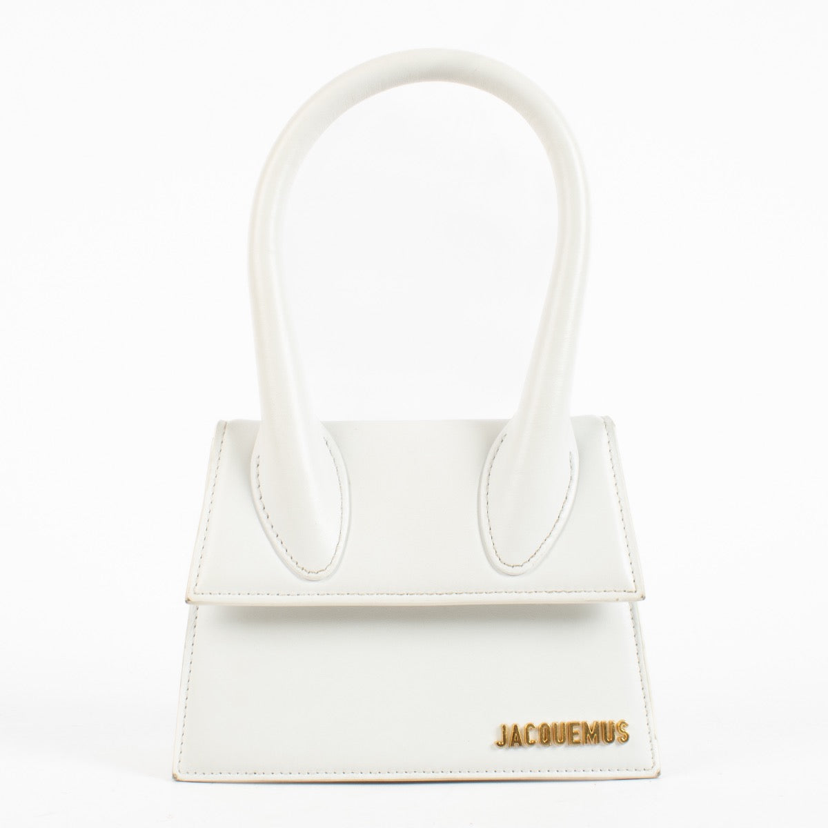 shop 100% authentic second hand Jacquemus White Le Chiquito Moyen Bag on Labellov.com
