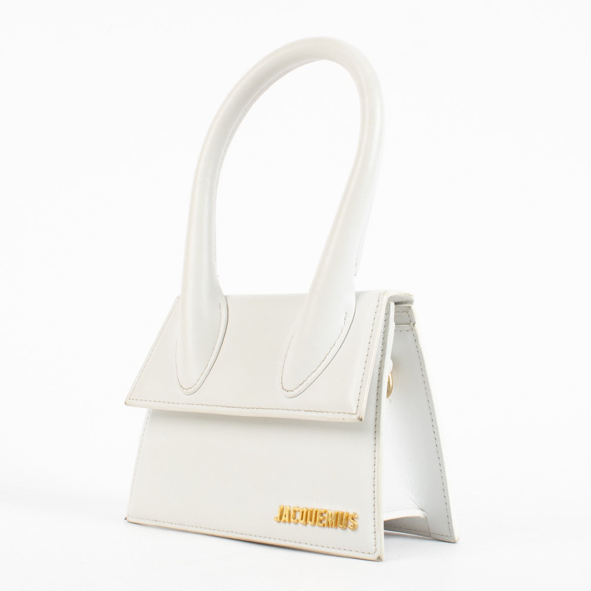 shop 100% authentic second hand Jacquemus White Le Chiquito Moyen Bag on Labellov.com