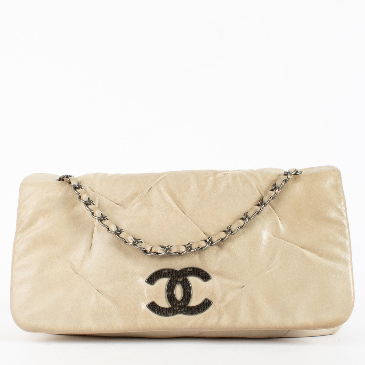 shop 100% authentic second hand Chanel Beige Lambskin XL CC Shoulder Bag on Labellov.com