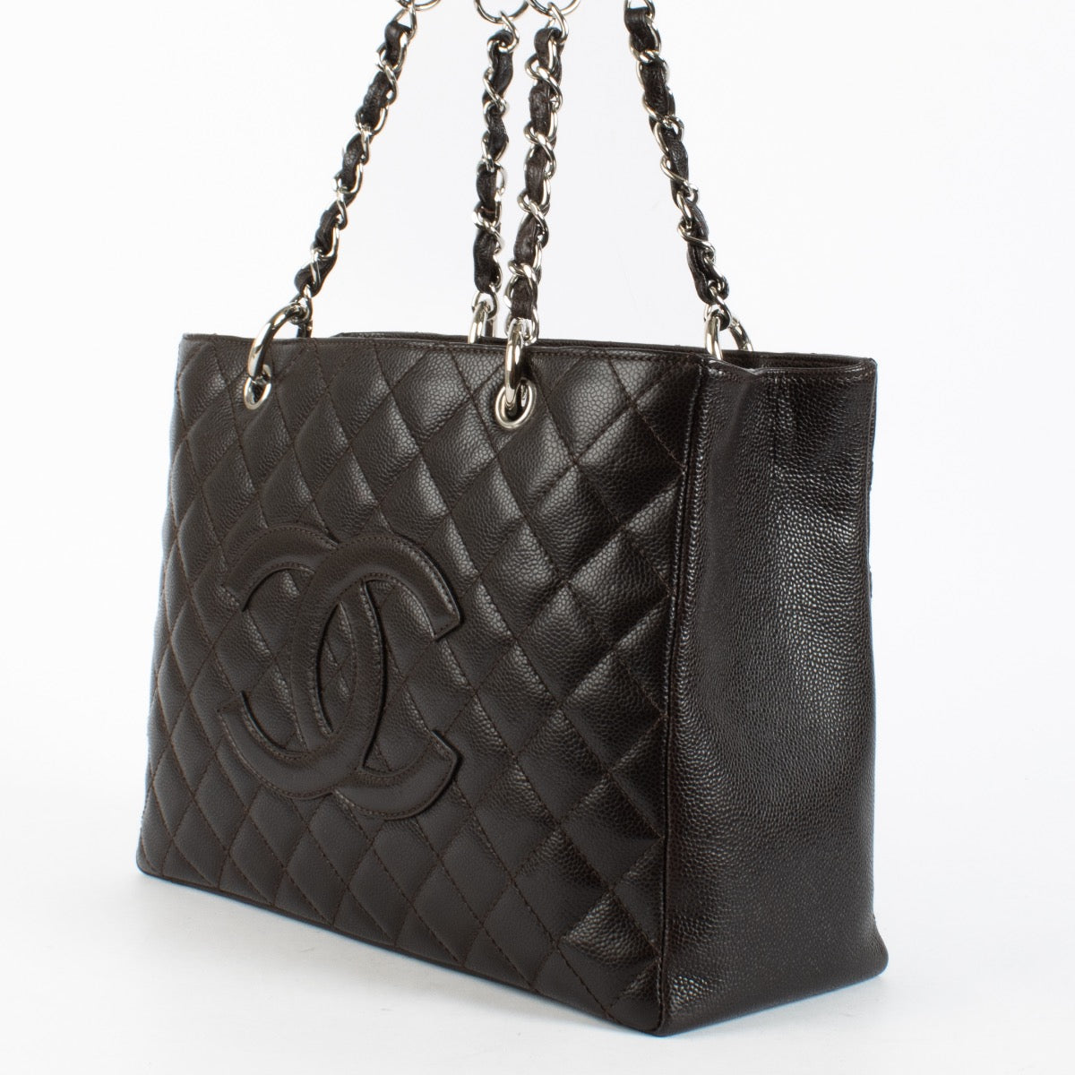 Shop safe online at Labellov in Antwerp, Brussels and Knokke this 100% authentic second hand Chanel Dark Brown Caviar Grand Shopping Tote