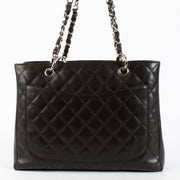 Shop safe online at Labellov in Antwerp, Brussels and Knokke this 100% authentic second hand Chanel Dark Brown Caviar Grand Shopping Tote