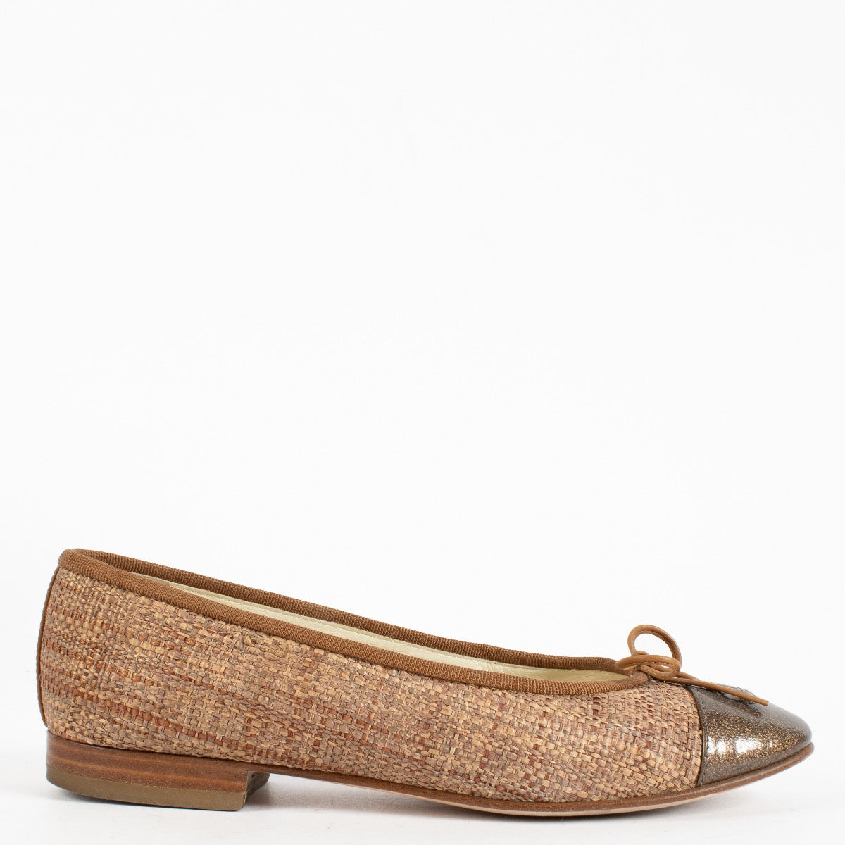 authentic preloved Chanel Brown/Bronze Ballerina's on Labellov.com