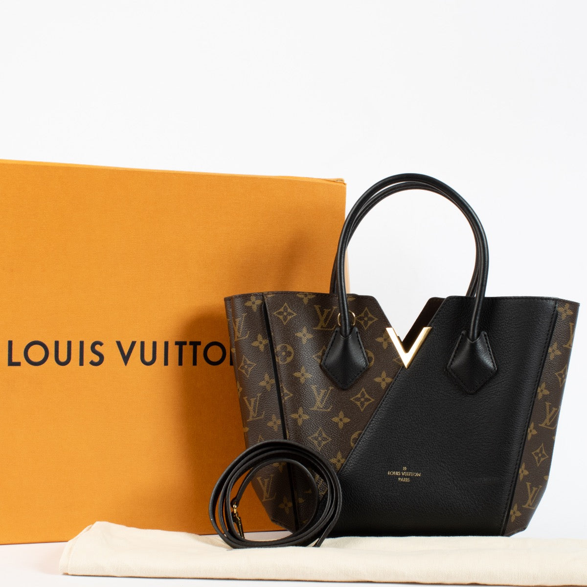authentic preloved Louis Vuitton Kimono Tote Monogram Bag on Labellov.com