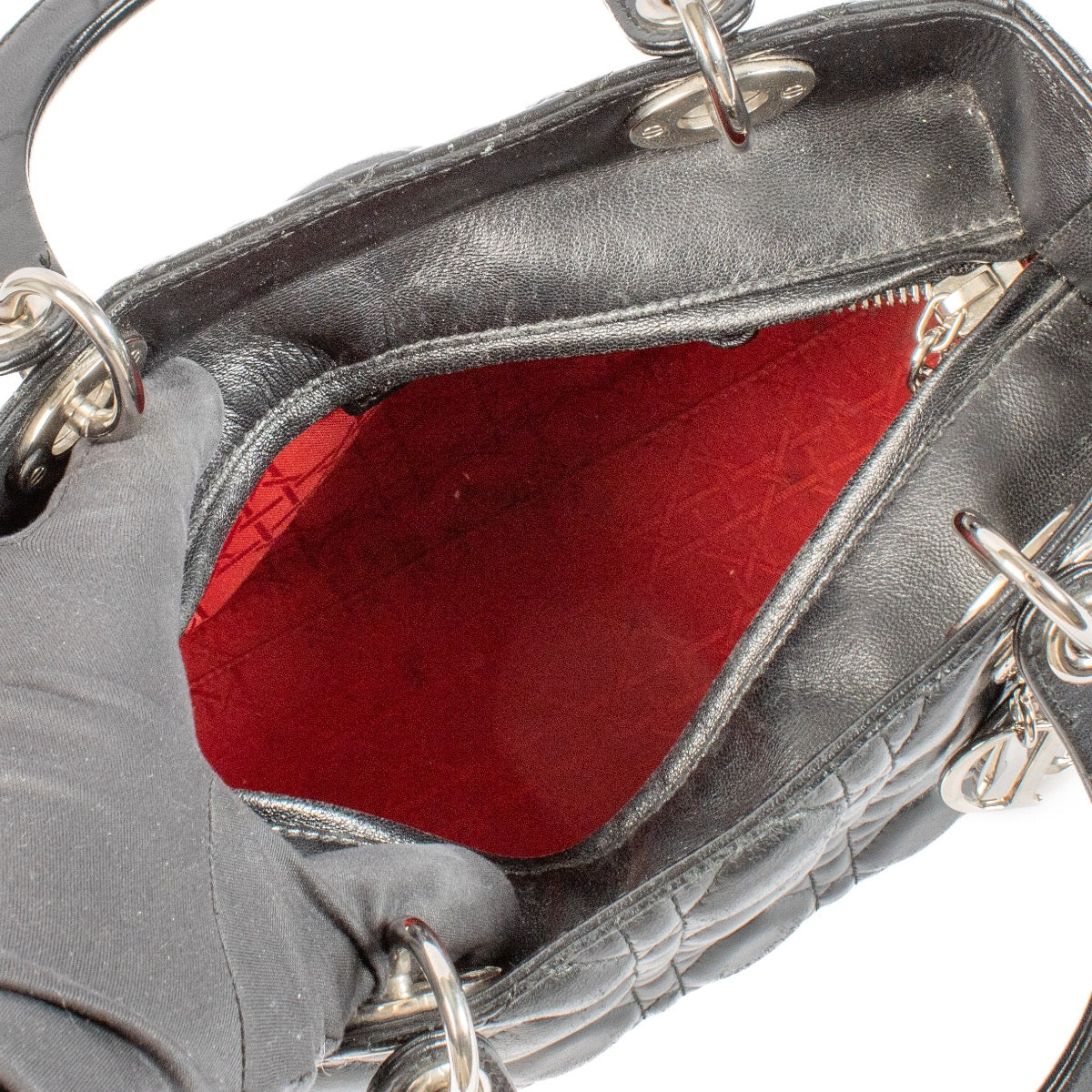 Shop safe online at Labellov in Antwerp Brussels and Knokke this 100% authentic second hand Christian Dior Black Medium Lady Dior