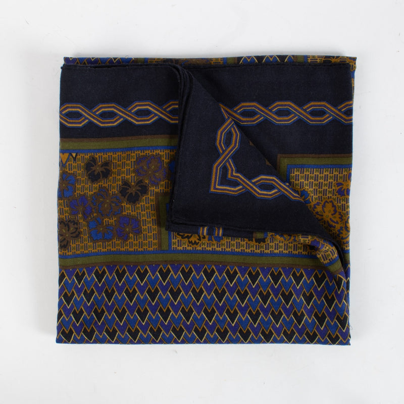 Authentic pre-loved Hermès Multicolor 140 Shawl on Labellov.com