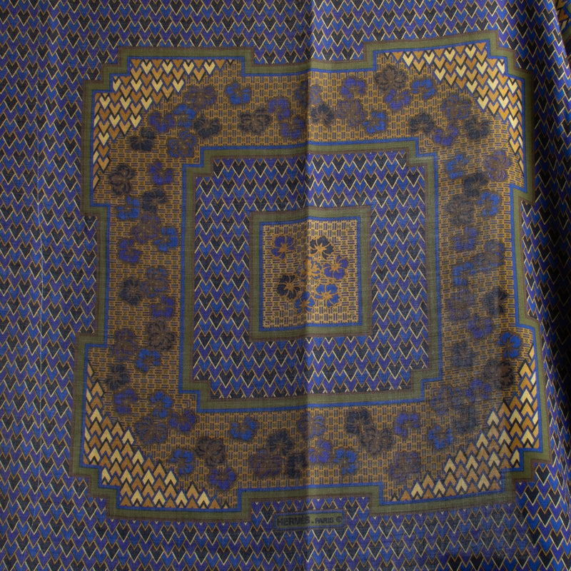 Authentic pre-loved Hermès Multicolor 140 Shawl on Labellov.com