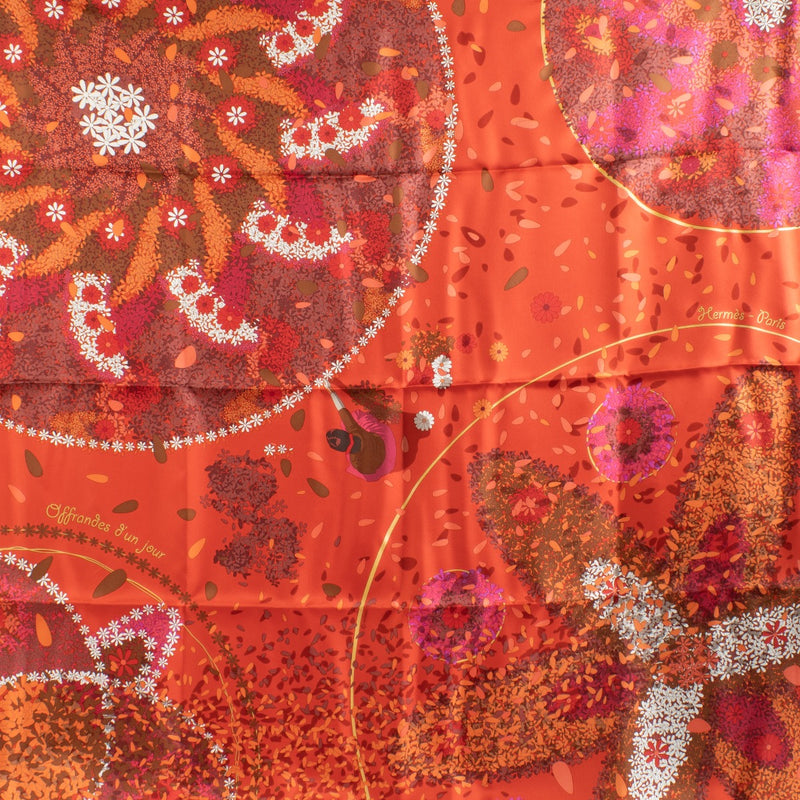 Are you looking for an authentic designer accessory? We buy and sell your preloved and brand new Hermès Red Offrandes d'un Jour 90 Scarf