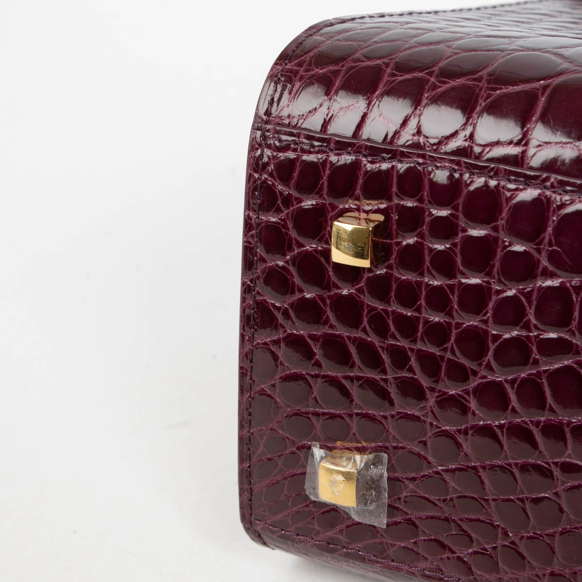 Authentic pre-loved Delvaux Indigo Shiny Alligator Tempête MM on Labellov.com