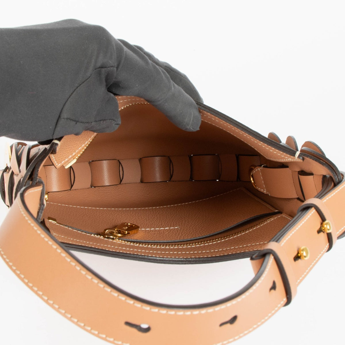 Shop this authentic Chloé Brown Daryl Shoulder Bag pre-loved on Labellov.com