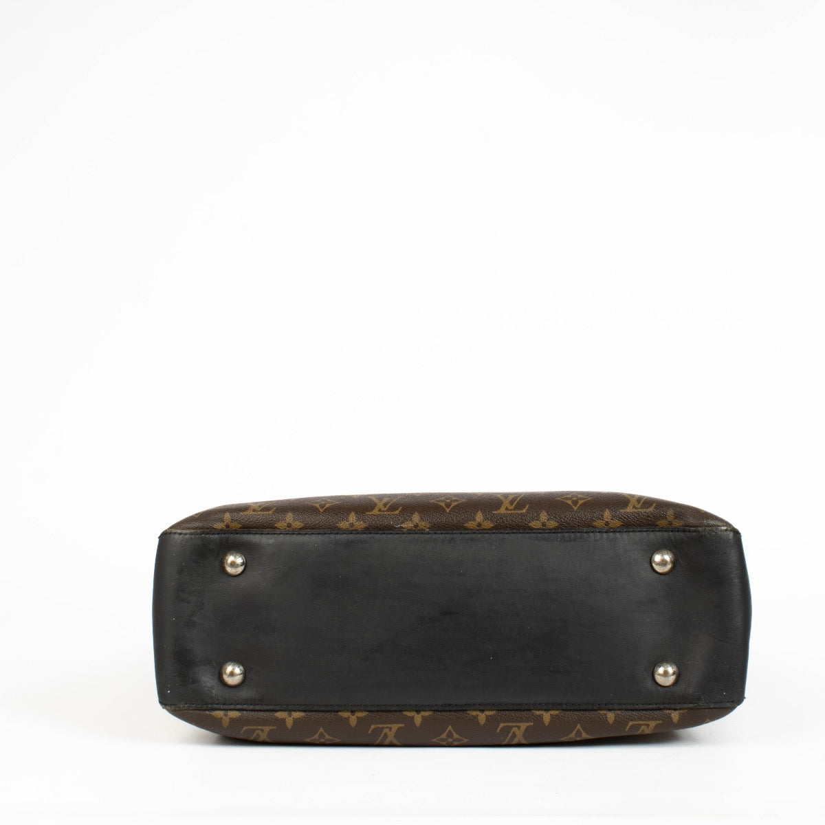 Authentic pre-loved Louis Vuitton Monogram Davis Tote Bag on Labellov.com