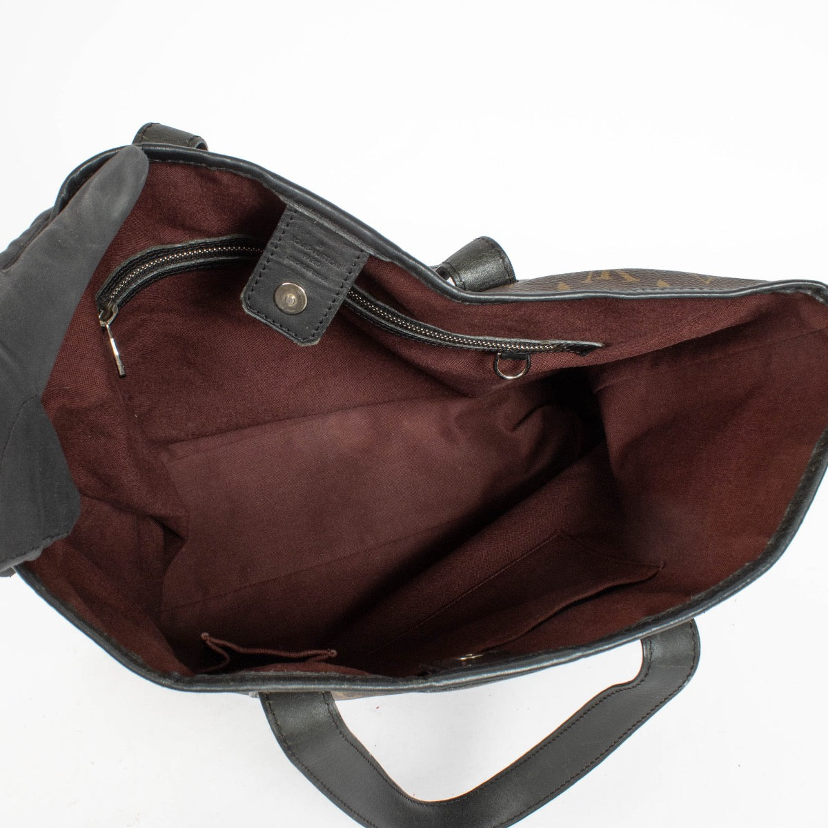 Authentic pre-loved Louis Vuitton Monogram Davis Tote Bag on Labellov.com