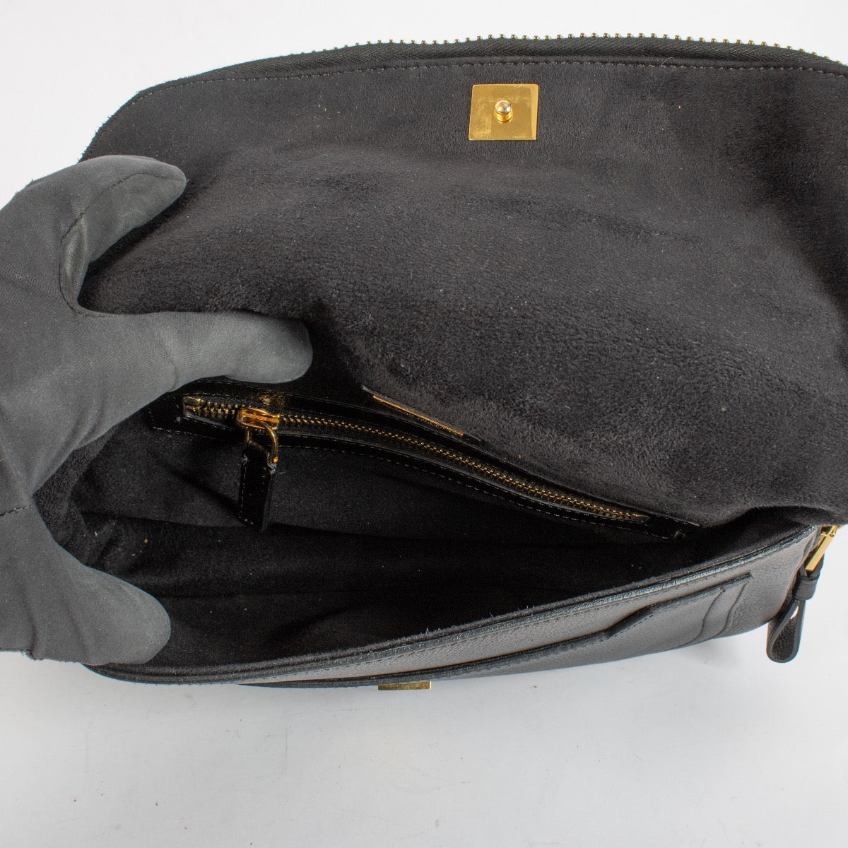 Shop the authentic Tom Ford Black Medium Jennifer Bag second hand on Labellov.com