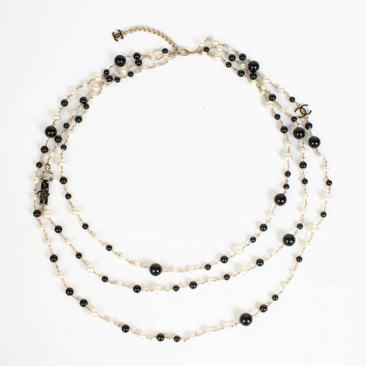 Authentic pre-loved Chanel 10C Fantasy Pearl Coco Chanel Long Necklace on Labellov.com