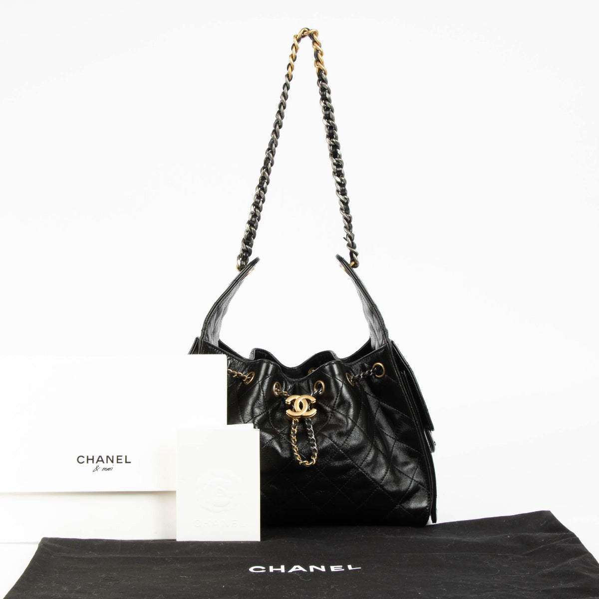 Sac Chanel 25 petit modèle en veau vieilli noir Chanel