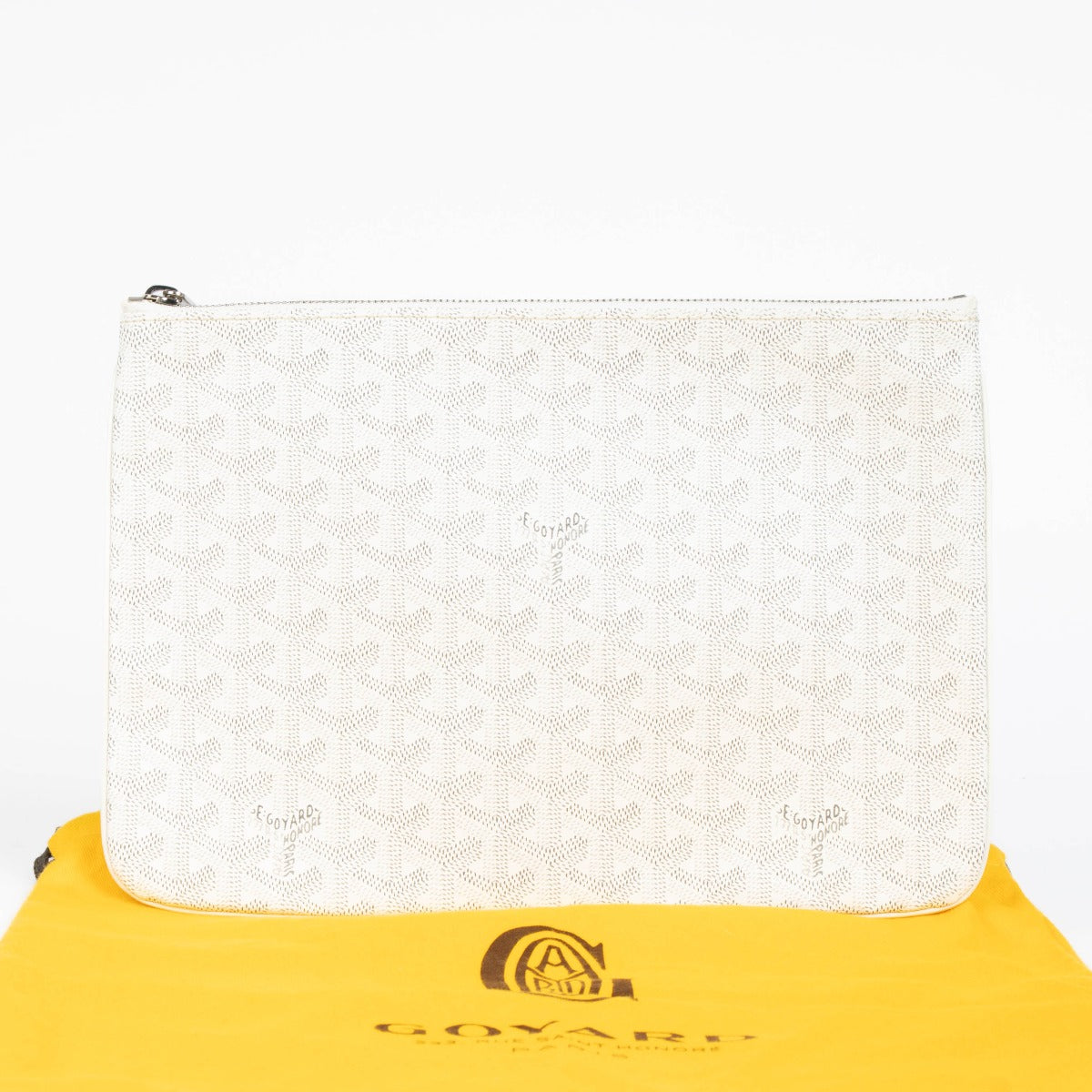 Shop this 100% authentic Goyard White Dinar MM Pouch Travel Bag at Labellov.com