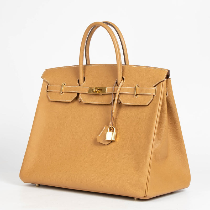 Shop safe online at Labellov in Antwerp, Brussels and Knokke this 100% authentic second hand Hermès Naturel Epsom Birkin 40 GHW. Veilig online tweedehands authentieke Hermès Naturel Epsom Birkin 40 GHW handtas kopen bij Labellov.